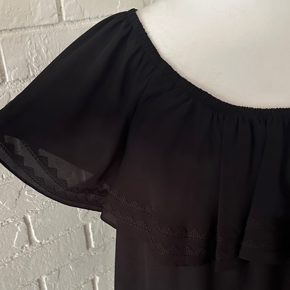 Source Unknown Black Ruffle Blouse - Picture 3 of 8